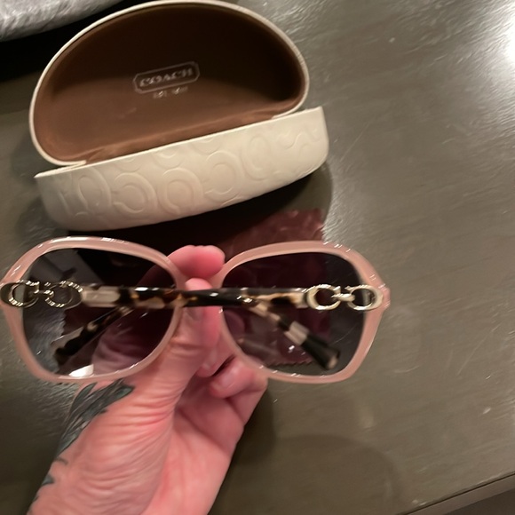 Coach sunglasses - Picture 2 of 2